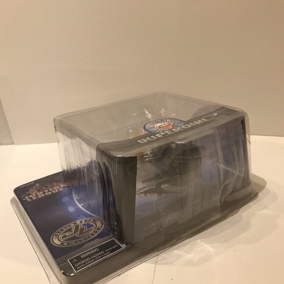 Supergirl 2005 Monogram DC Justice League Paperweight Statue Figure Figurine - Picture 6 of 9